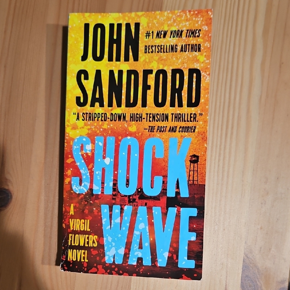 Shock Wave John Sandford Paperback Book Virgil Flowers Mystery Thriller Fiction